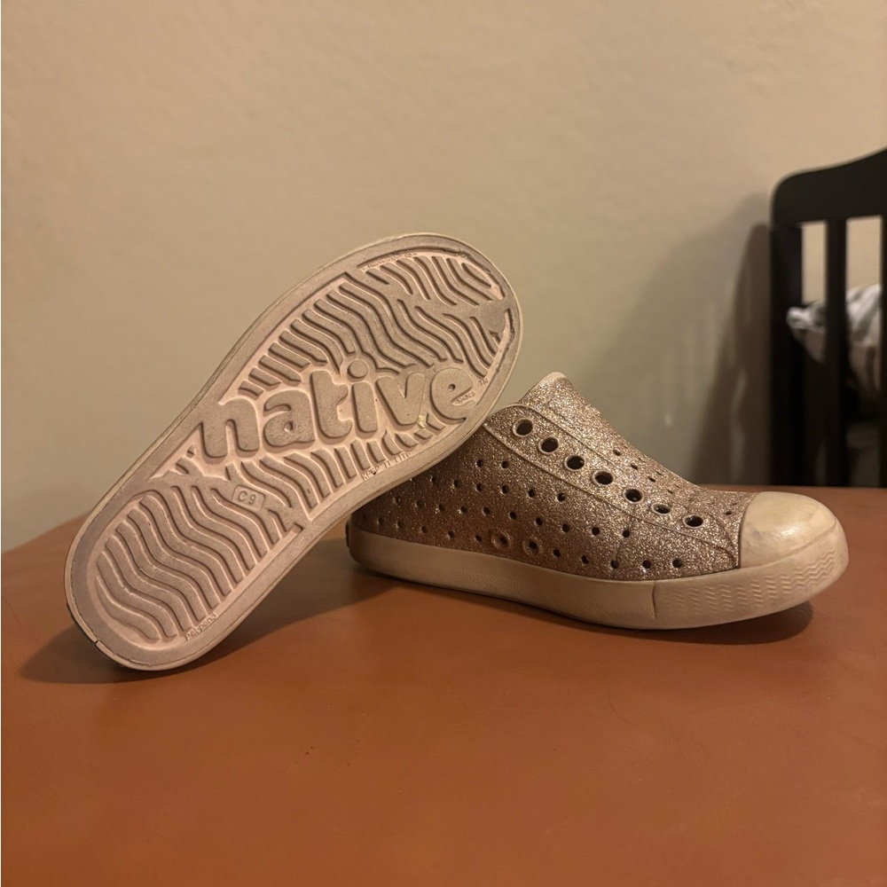 Native Toddler Gold Sparkle Shoes 9c